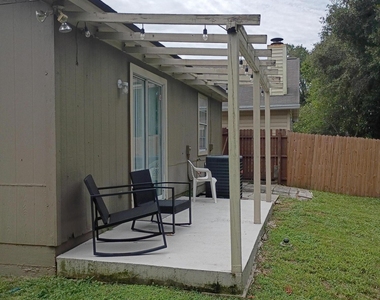 10102 Geni Hill Circle S - Photo Thumbnail 21