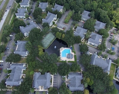 13700 Richmond Park Drive N - Photo Thumbnail 32