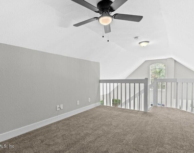 13700 Richmond Park Drive N - Photo Thumbnail 14