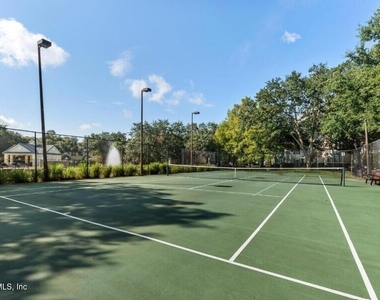 13700 Richmond Park Drive N - Photo Thumbnail 29