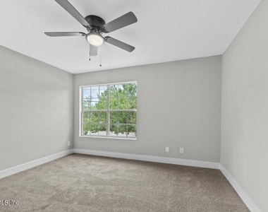 13700 Richmond Park Drive N - Photo Thumbnail 23