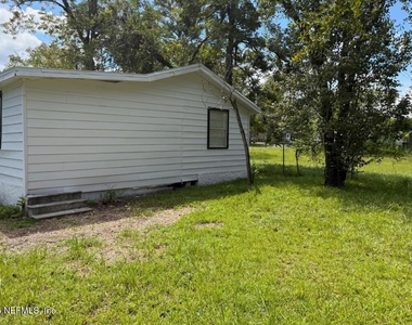 1755 W 30th Street - Photo Thumbnail 2