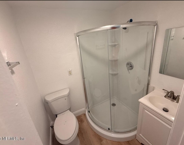 1755 W 30th Street - Photo Thumbnail 4
