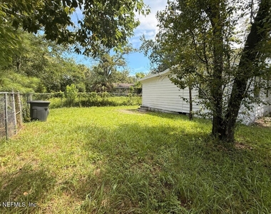 1755 W 30th Street - Photo Thumbnail 1