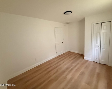 1755 W 30th Street - Photo Thumbnail 13