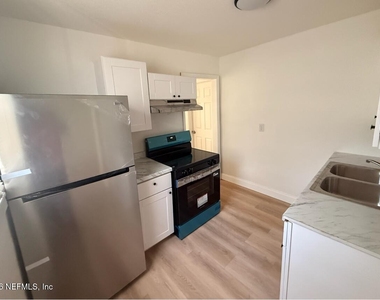 1755 W 30th Street - Photo Thumbnail 11