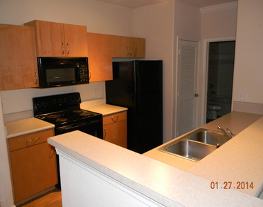 8290 Gate Parkway W - Photo Thumbnail 3