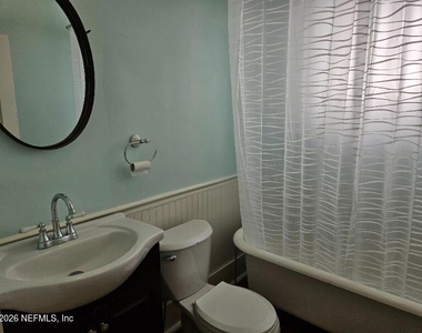 816 Oak Street - Photo Thumbnail 9