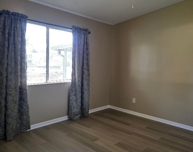 85 Debarry Avenue - Photo Thumbnail 3