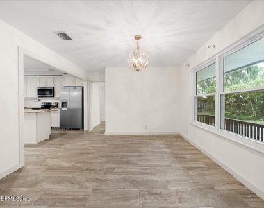 2421 Dogwood Lane - Photo Thumbnail 13