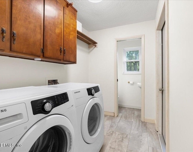 2421 Dogwood Lane - Photo Thumbnail 31