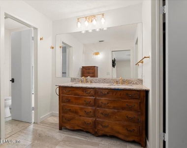2421 Dogwood Lane - Photo Thumbnail 16