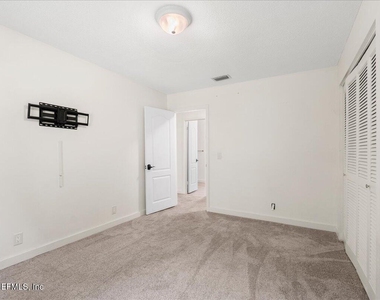 2421 Dogwood Lane - Photo Thumbnail 19