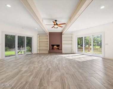 2421 Dogwood Lane - Photo Thumbnail 7