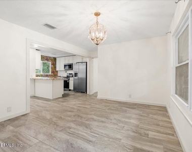 2421 Dogwood Lane - Photo Thumbnail 15
