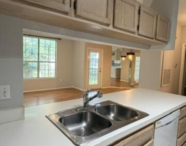 211 Colima Court - Photo Thumbnail 12