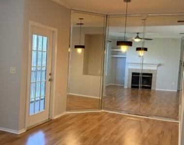 211 Colima Court - Photo Thumbnail 7