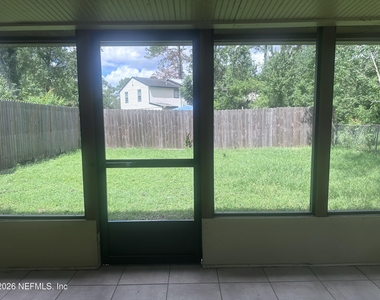 2628 Gifford Avenue - Photo Thumbnail 3