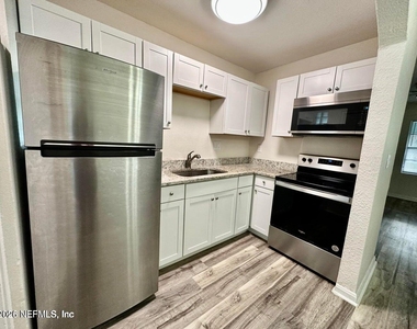 93 Lewis Street - Photo Thumbnail 5