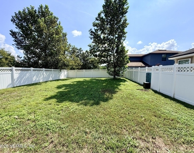 395 Forest Meadow Lane - Photo Thumbnail 17
