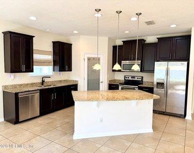 395 Forest Meadow Lane - Photo Thumbnail 5