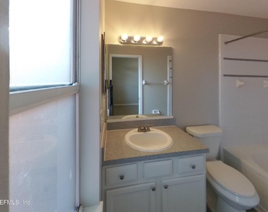 1163 Homard Boulevard E - Photo Thumbnail 8