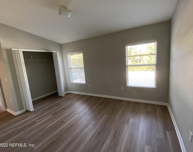 9625 Amarante Way - Photo Thumbnail 9