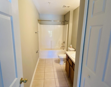 9625 Amarante Way - Photo Thumbnail 10