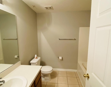 9625 Amarante Way - Photo Thumbnail 4