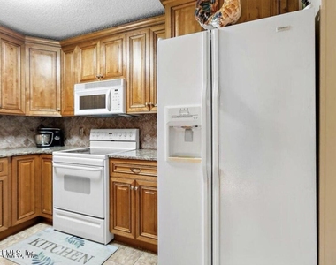 3801 Crown Point Road - Photo Thumbnail 6