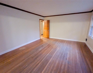2019 Bramblewood Drive Ne - Photo Thumbnail 3