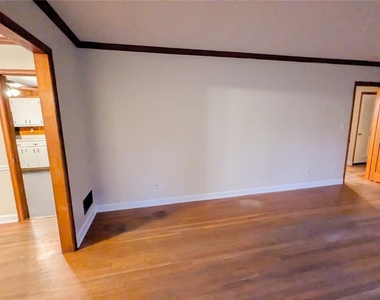 2019 Bramblewood Drive Ne - Photo Thumbnail 4