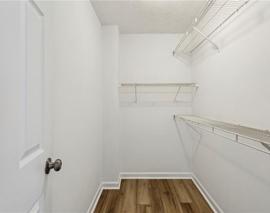 300 Carrington Way - Photo Thumbnail 18