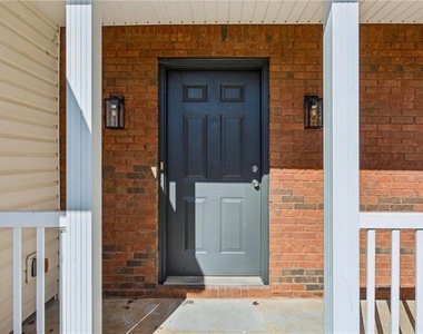 300 Carrington Way - Photo Thumbnail 5