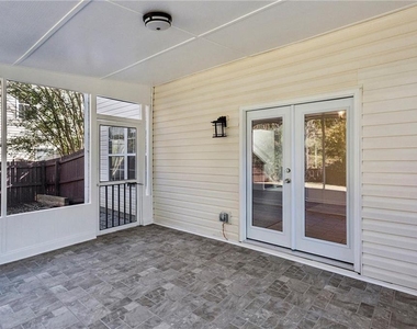 300 Carrington Way - Photo Thumbnail 24