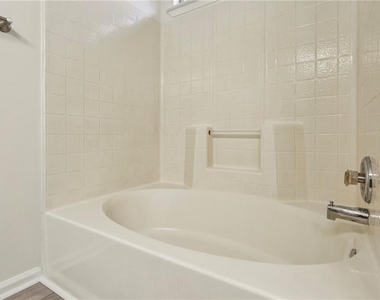 300 Carrington Way - Photo Thumbnail 19