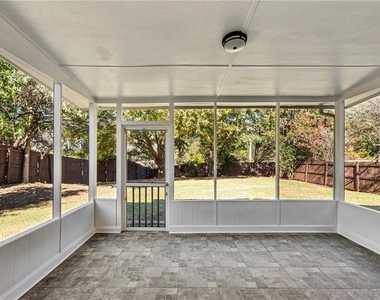 300 Carrington Way - Photo Thumbnail 4