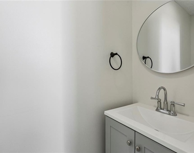 300 Carrington Way - Photo Thumbnail 15