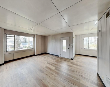 832 Burchill Street Sw - Photo Thumbnail 3