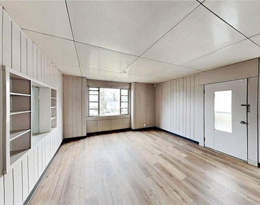 832 Burchill Street Sw - Photo Thumbnail 2