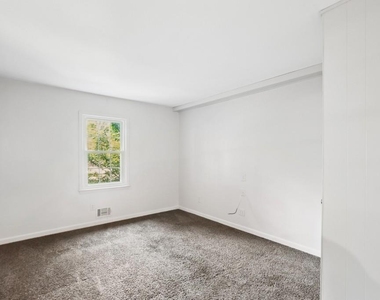 5659 Whispering Pines Road - Photo Thumbnail 24
