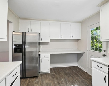 5659 Whispering Pines Road - Photo Thumbnail 11