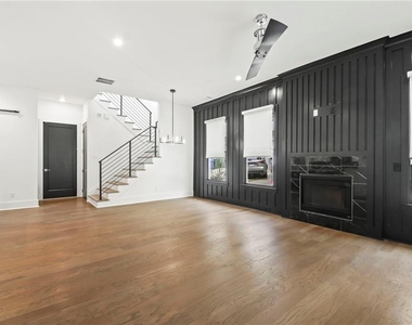1241 Bridges Avenue Sw - Photo Thumbnail 5