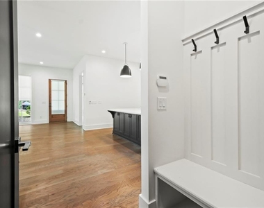 1241 Bridges Avenue Sw - Photo Thumbnail 13