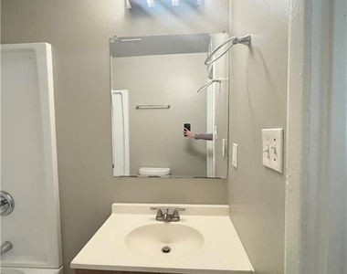 6321 Raymond Terrace - Photo Thumbnail 6