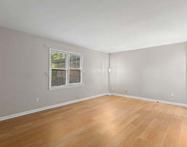 244 Triumph Drive Nw - Photo Thumbnail 11