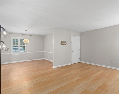 244 Triumph Drive Nw - Photo Thumbnail 7