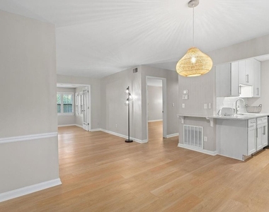 244 Triumph Drive Nw - Photo Thumbnail 9