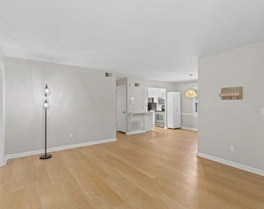 244 Triumph Drive Nw - Photo Thumbnail 6