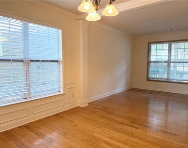 6460 Whirlaway Drive - Photo Thumbnail 8